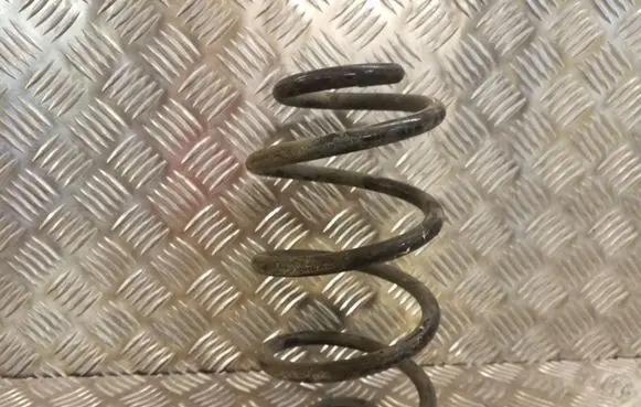Nissan Note (E11) Rear coil spring