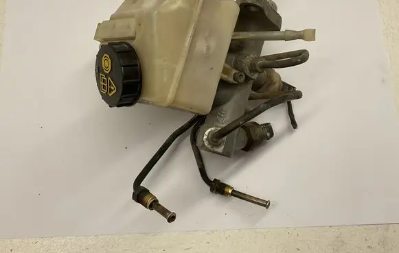 Volvo XC90 Master brake cylinder 033508861401