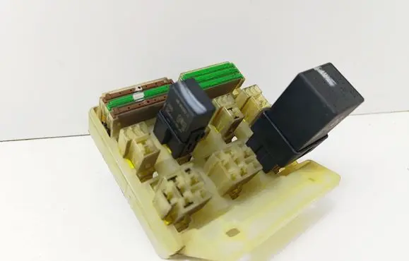 Volvo S40, V40 Fuse module