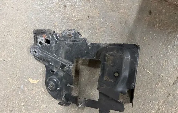 Citroen C3 Picasso Battery tray 9688798680