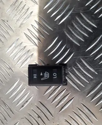 Nissan Note (E12) Seat heating switch
