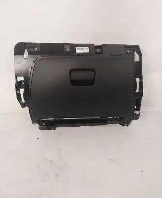 Glove box