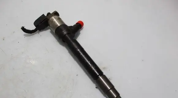 Opel Astra J Fuel injector 55578075