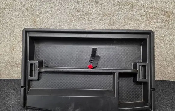 Maserati Levante Glove box in trunk 670040700 31102