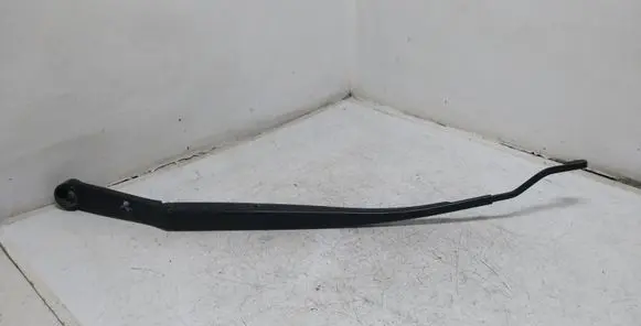 Front wiper blade arm