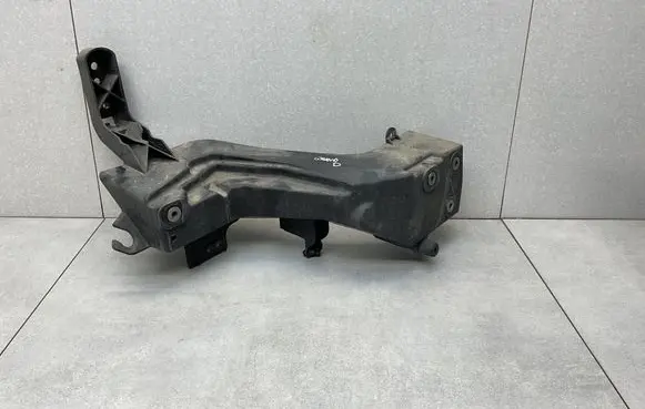 Jeep Grand Cherokee Headlight/headlamp mounting bracket 15467AB