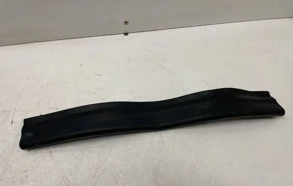 Mercedes-Benz C W204 Engine compartment rubber A2046280998