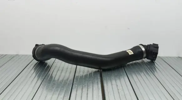 BMW 5 G30 G31 Engine coolant pipe/hose 8572911