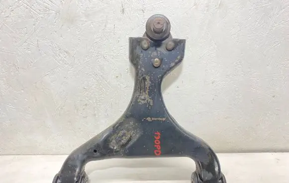 Mercedes-Benz Vito Viano W639 Front control arm A6393300910