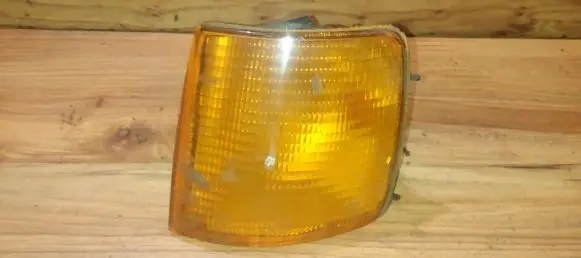 Volkswagen PASSAT B3 Front indicator light 357953049