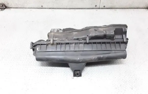 Peugeot 207 Air filter box V753482280
