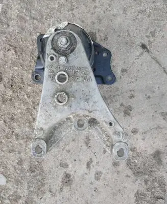 Seat Ibiza IV (6J,6P) Engine mount bracket 6q0199167dh