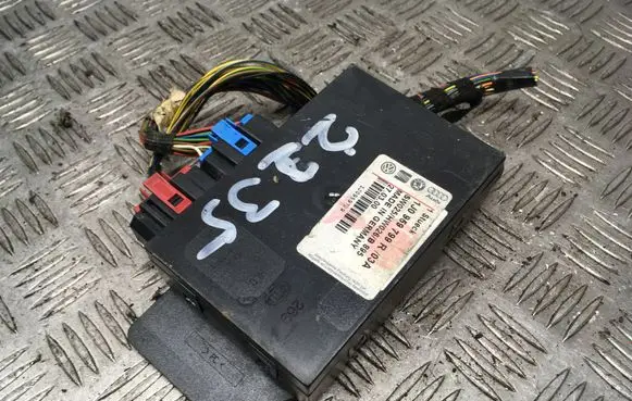 Volkswagen PASSAT B5 Comfort/convenience module 1J0959799R 270300 1J0959799