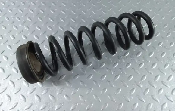 BMW 1 E81 E87 Rear coil spring 6767336 33536767336