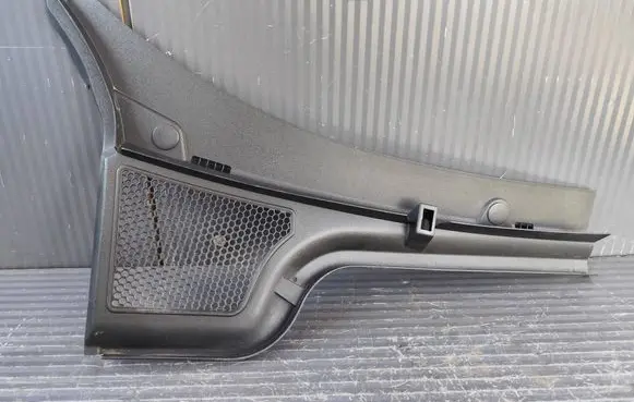 Skoda Octavia Mk4 Wiper trim 5E3819416