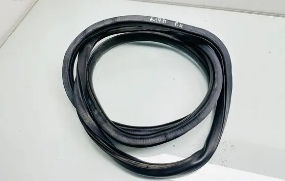 Seat Leon (5F) Front door rubber seal 5F4867365