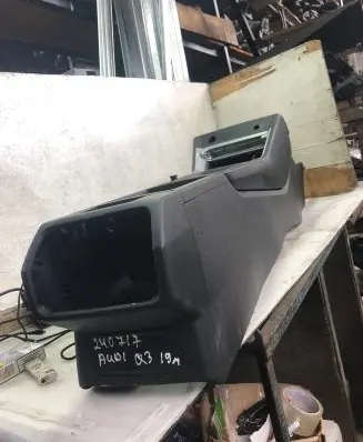 Audi Q3 F3 Center console 83b863241