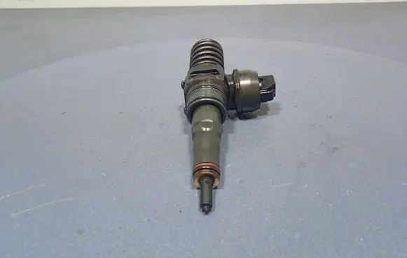 Skoda Roomster (5J) Fuel injector 038130073BP