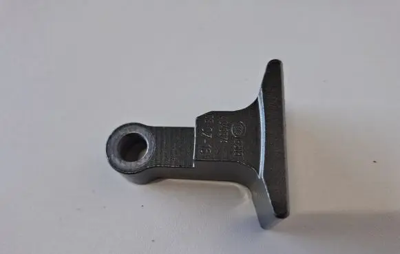 BMW 7 G11 G12 Front door lower hinge 7333062