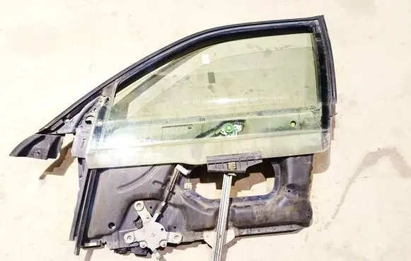 Audi A6 S6 C4 4A Front door window/glass frame 
