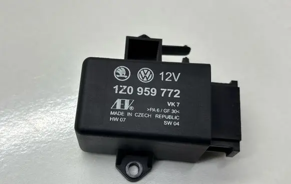 Skoda Octavia Mk2 (1Z) Seat heating relay 1Z0959772