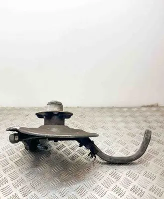 Front wheel hub