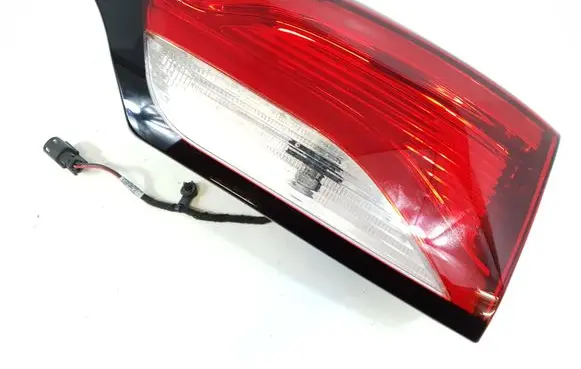 Chrysler Pacifica Tailgate rear/tail lights 68228940AF