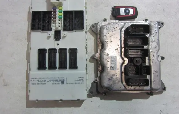 BMW 3 GT F34 Engine control unit/module ECU 8617375