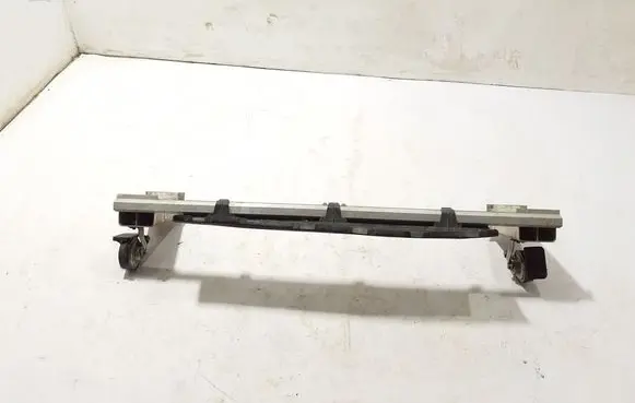 Volvo XC60 Radiator mount bracket 32246765