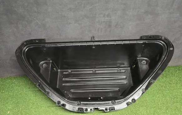 Tesla Model S Front trunk storage compartment 106045300D
