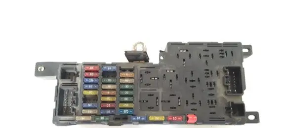 Volvo V70 Fuse module 9494207 518323001