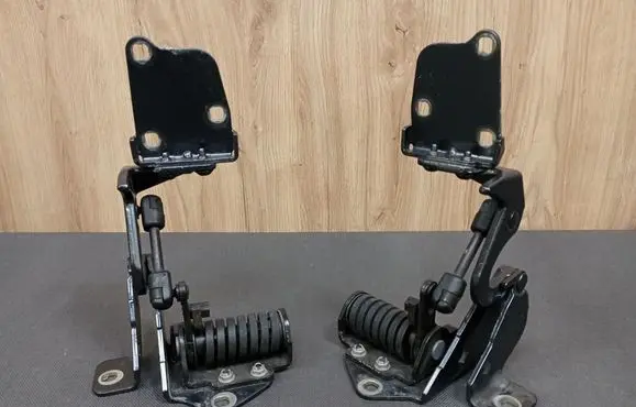 Mercedes-Benz E A207 Tailgate/trunk/boot hinge 2077500428 A2077500428 A2077500328