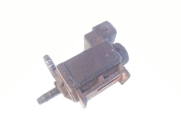 Audi A8 S8 D2 4D Turbo solenoid valve 077906283