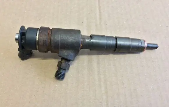 Citroen C4 II Fuel injector 0445110340