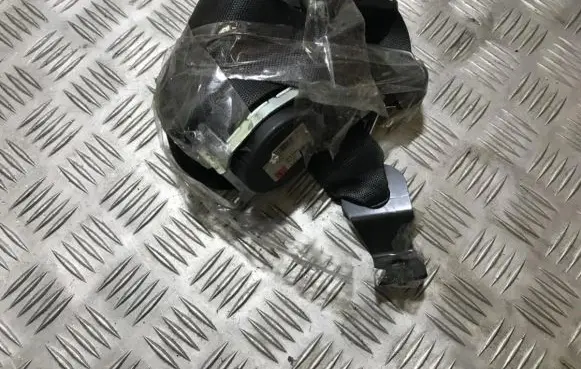 Opel Zafira B Front seatbelt 604512200 560834901D
