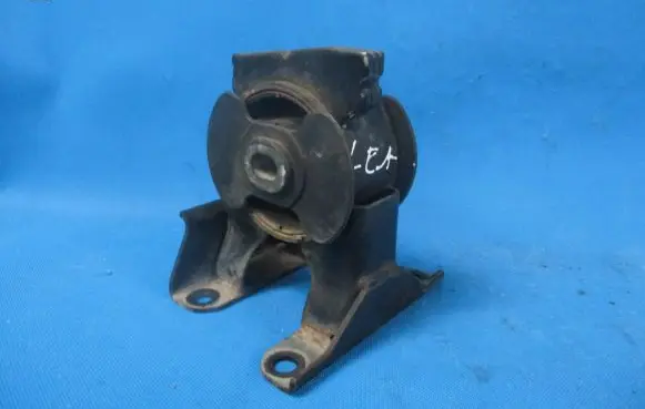 Nissan Leaf I (ZE0) Engine mount vacuum valve 