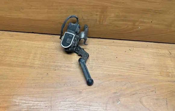 Headlight/headlamp level sensor
