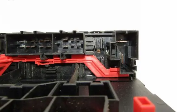 Volkswagen PASSAT B6 Fuse module 3C0937049G