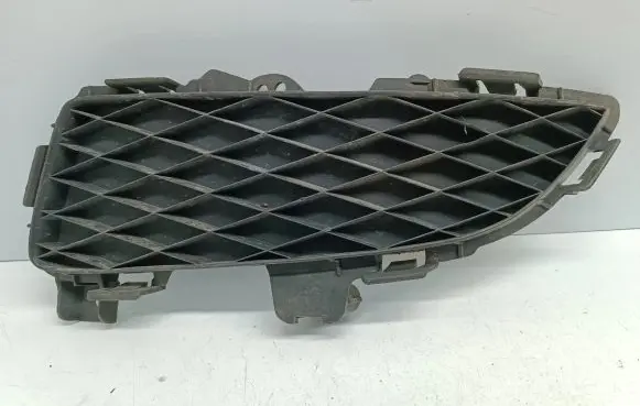 Mazda 3 I Front bumper lower grill BP4K50C21