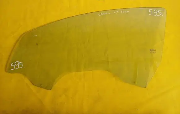 Opel Corsa D Front door window/glass (coupe)