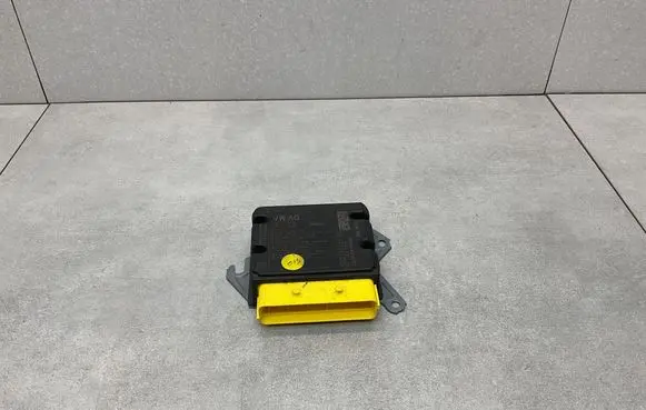 Audi A3 S3 8V Airbag control unit/module 5Q0959655AR