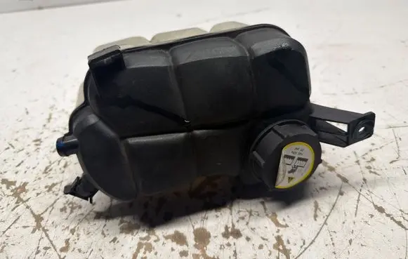 Volvo S80 Coolant expansion tank/reservoir D2L4A