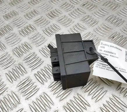 Jaguar XJ X350 Glow plug pre-heat relay 0281003018