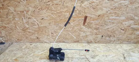 Opel Zafira A Front door lock 24444018