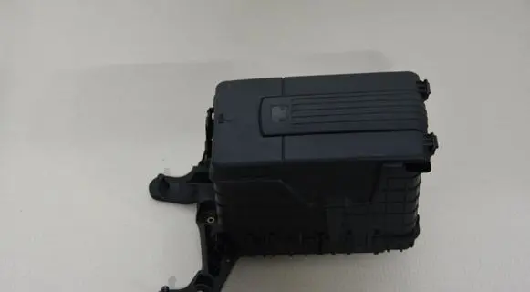 Volkswagen PASSAT CC Battery box tray 3C0915335