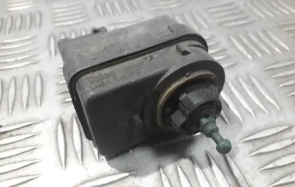 Headlight level adjustment motor