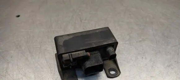 Mercedes-Benz C W203 Glow plug pre-heat relay 0255452832