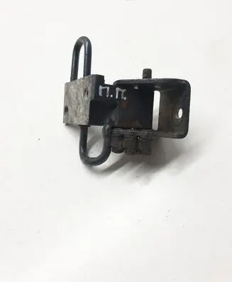 Volkswagen Touareg I Front door lower hinge 7L0831412