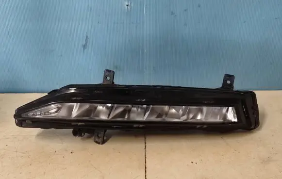 Skoda Superb B8 (3V) Front fog light 3V0941699B