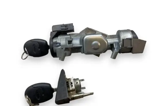 Ford C-MAX I Ignition lock 3M513F880AC